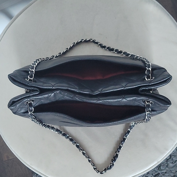 Chanel classic tote in black caviar leather - Picture 6 of 9